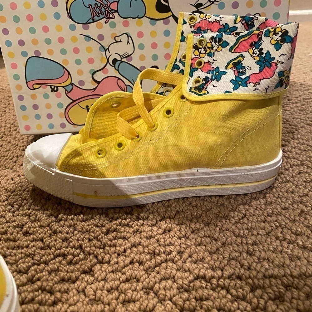 Vintage Mickey & Minnie Mouse X Floral Converse Shoes - Picture 9 of 10